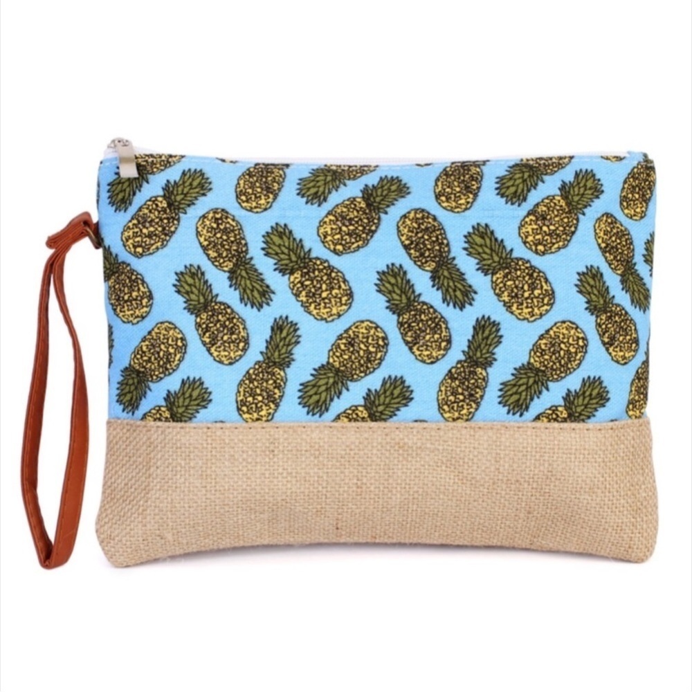 PINEAPPLE wristlet Cosmetic or travel storage bag NWT